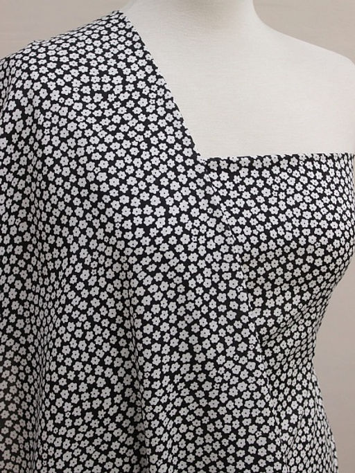 Штапель "Маленькие белые цветочки на черном", ш.1.44м, вискоза-100%, 90гр/м.кв