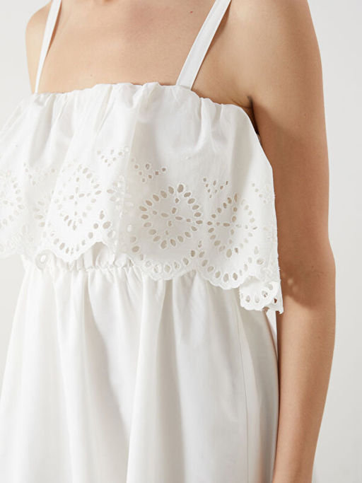 Kare Yaka Ajurlu Elbise