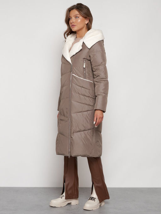Пальто утепленное с капюшоном зимнее женское коричневого цвета 132255K - Visdeer фото 2