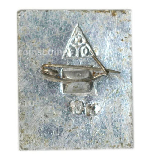 Значок барельеф грифон и кролик