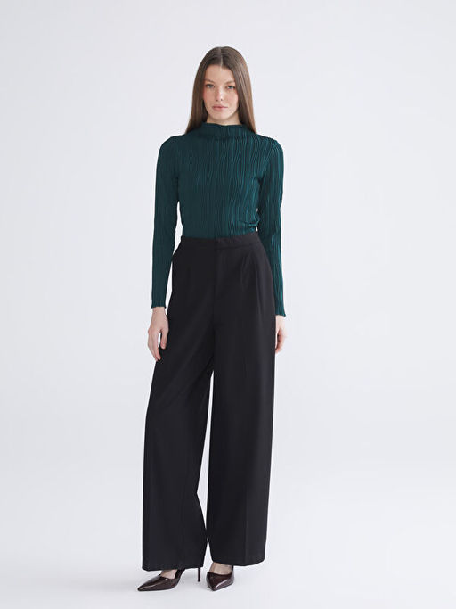 Dik Yaka Dokulu Kad?n Body