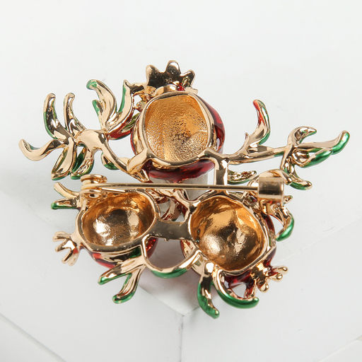 Цена за 2 шт. Брошь «Гранат», цвет красно-зелёный в золоте