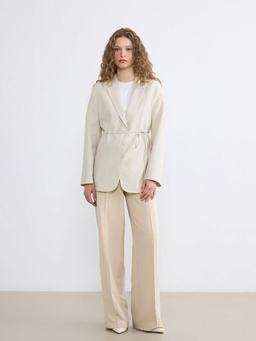 Ku?akl? Yaka Kad?n Blazer Ceket