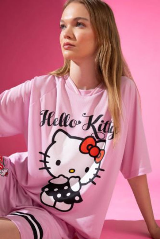Coool Hello Kitty Oversize Genis Kal?p V Yaka K?sa Kollu Tisort