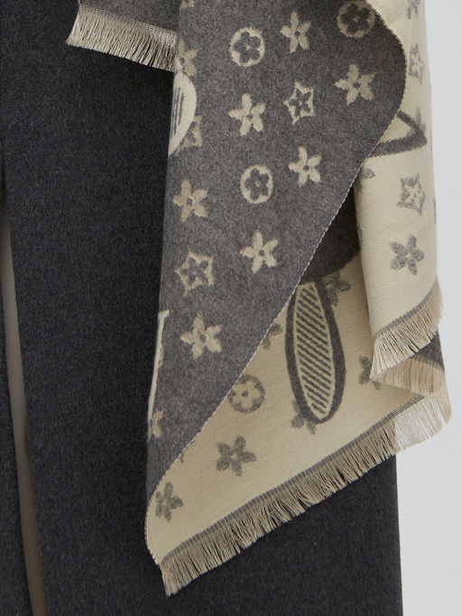 В составе ШЕРСТЬ и КАШЕМИР Большой, мягкий, теплый двусторонний палантин