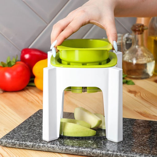 Овощерезка универсальная с контейнером Доляна Fresh Cook, 3 сменные насадки и пушер, 14.5×14.5×21 см, бело-зелёная