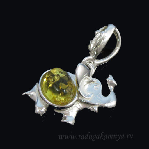 Кулон с янтарём в посеребрении слоник медовый