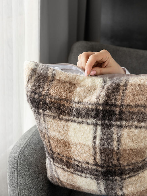 Наволочка декоративная 45х45 бежевый полиэстер - Denastia фото 2