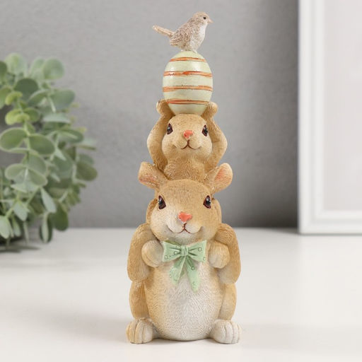 Фигурка полистоун Пирамидка: Зайчики с пасхальным яичком и птичкой, 8.5?6?17.5 см