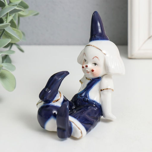 Фигурка керамика «Маленький клоун в колпаке с мячом», 8.5×5×7 см