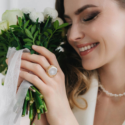 Кольцо «Перламутр» круг, цвет белый в золоте, безразмерное