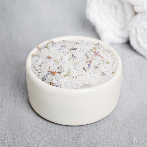 Соль для ванны с лепестками лаванды Be well and happy, 370 г, Beauty Fox