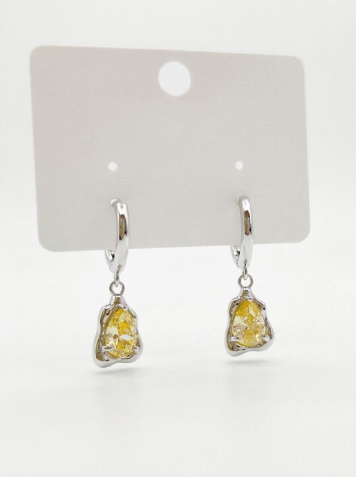 Стильные серьги