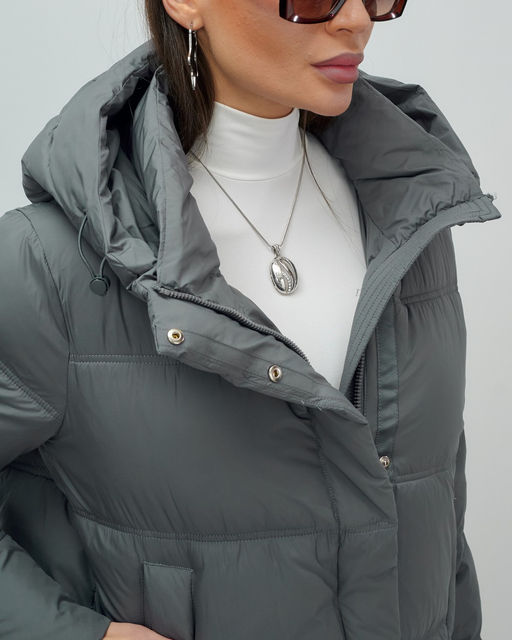 Пальто зимнее утепленное с капюшоном женское темно-серого цвета 7618TC - Visdeer фото 12