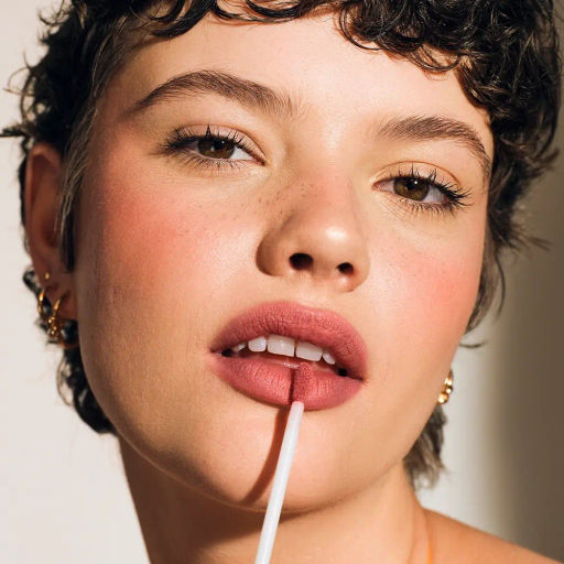 Увлажняющая жидкая матовая губная помада Ultra Colour, 4 мл - Avon фото 2