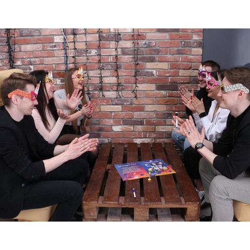 Настольная игра «Кто Я?» 6 очков, 2 стираемых маркера, часы песочные 1 мин