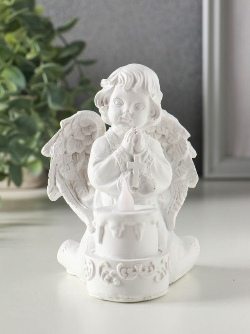 Фигурка светящаяся полистоун Белоснежный ангел с двухъярусным тортом, 7.7?8.5?11.5 см