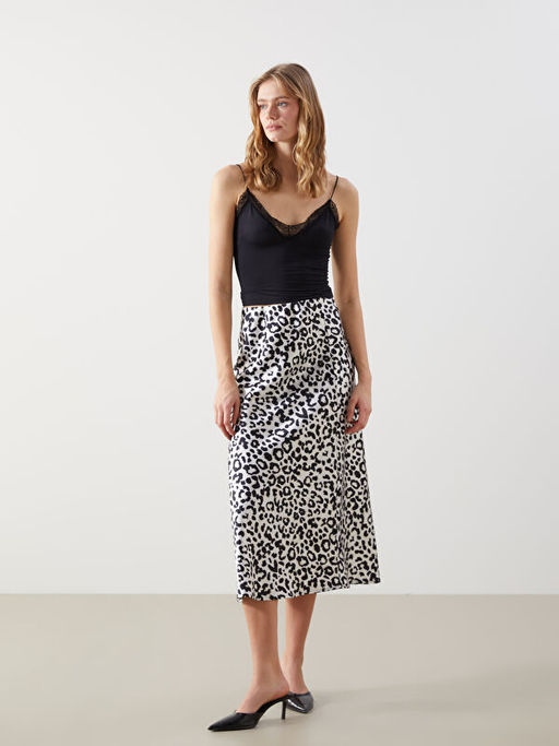 V Yaka Dantel Detayl? Crop Kad?n Bluz