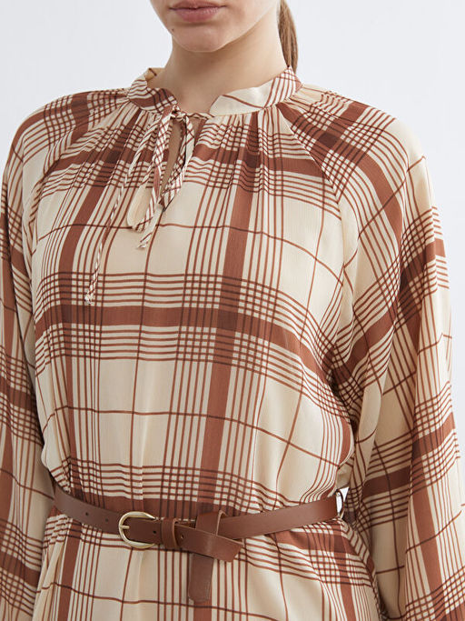 Ba?lamal? Yaka Ekose Elbise