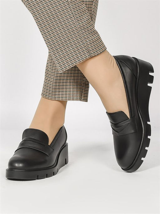 Туфли модельные на выход и на работу B-1