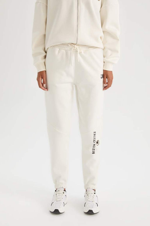 DeFactoFit NBA Chicago Bulls Стандартный крой Спортивные штаны для джоггеров стандартного размера с двойными карманами и эластичной резинкой на талии со шнуровкой и спортивными штанами стандартного размера  фото 4