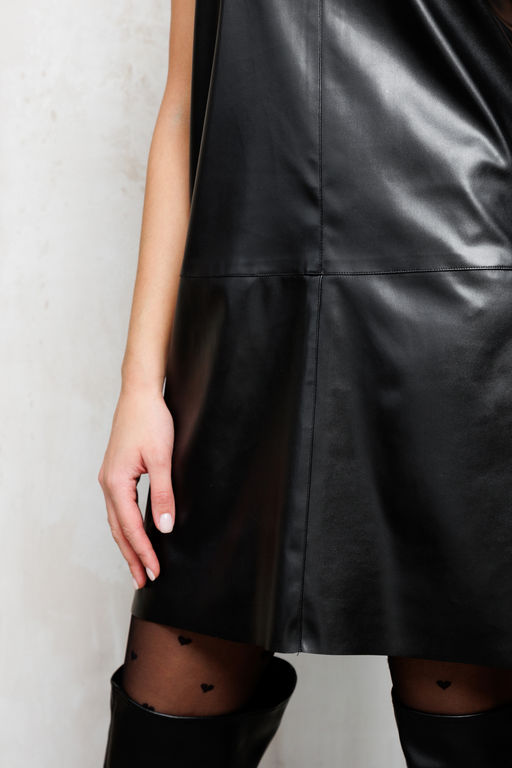 Платье из экокожи 200-1