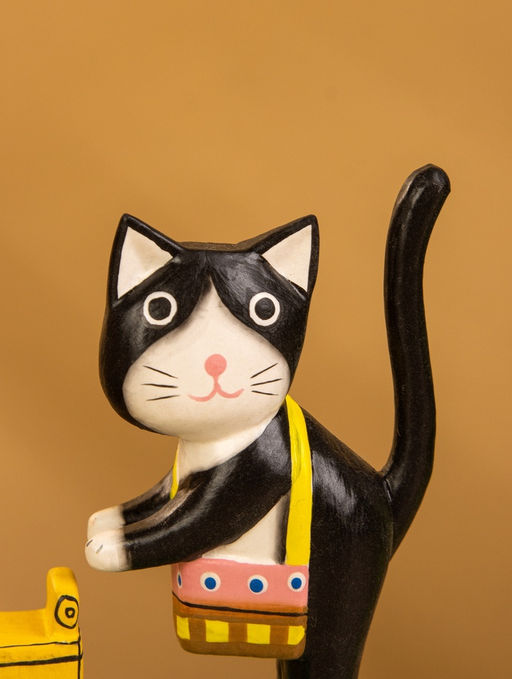 Фигура на подставке, «Кошка мороженщик», 7×8×10 см, дерево