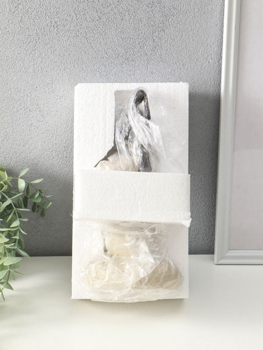 Фигура полистоун «Абстракция. Мыслитель и сад камней», бронза с бежевым, 12×9×25.5 см