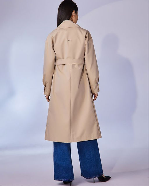 Плащ женский 

АРТ. 31811w черный/42