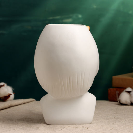 Декоративное кашпо для цветов «Девочка со жвачкой», 1.7 л, 23×22×16 см, полистоун, белое