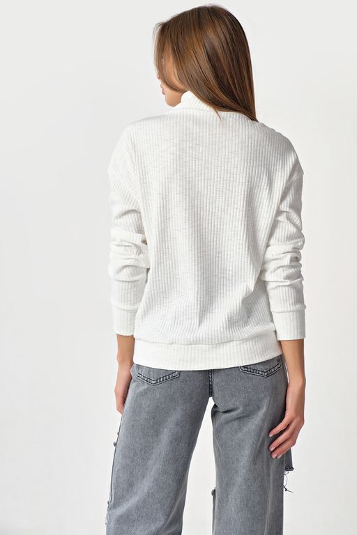 Свитер с высоким горлом белый