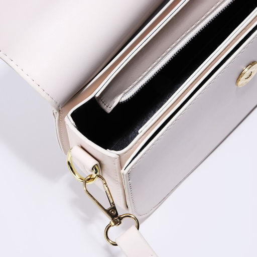 Сумка женская мессенджер на магните, 22×6×12 см, белая