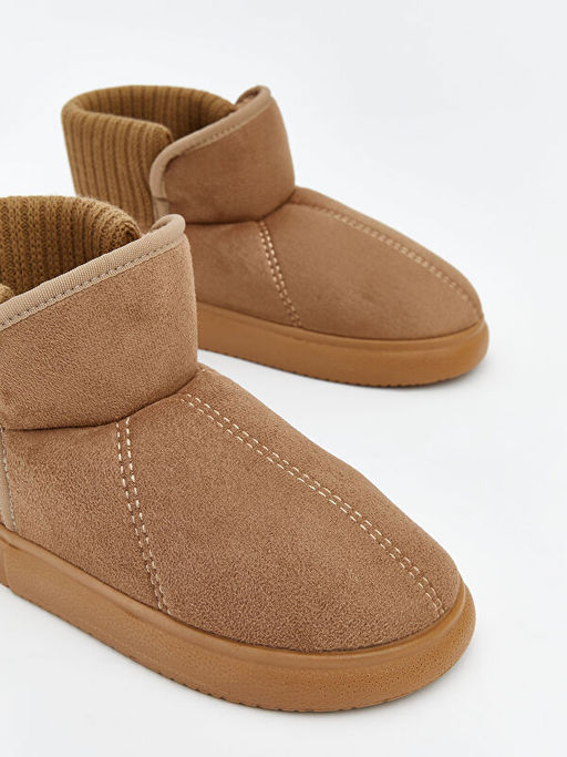 S?et G?r?n?ml? Kad?n Ev Botu