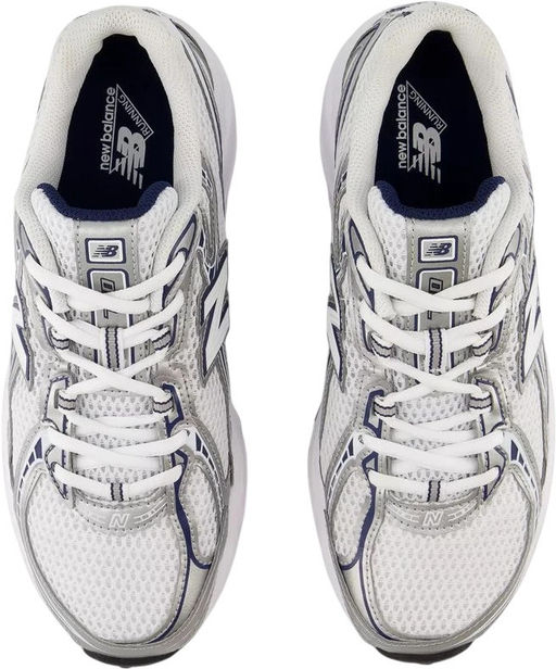 Кроссовки взрослые