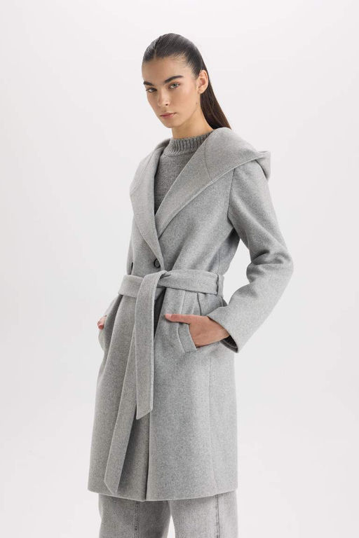 Пальто стандартного кроя с капюшоном и пуговицами, с длинными манжетами и поясом - Defacto фото 3