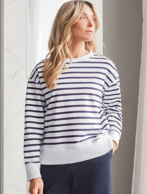 D49.055 Джемпер женский белый-т.синий полоса