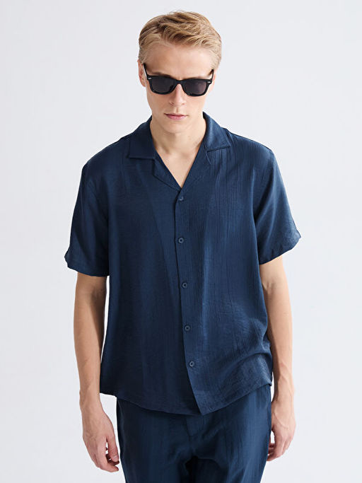 Regular Fit Resort Yaka K?sa Kollu Erkek G?mlek