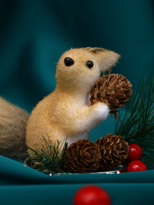 Ёлочная игрушка Бельчонок на веточке 7.512 см, бежевый - Зимнее волшебство фото 4