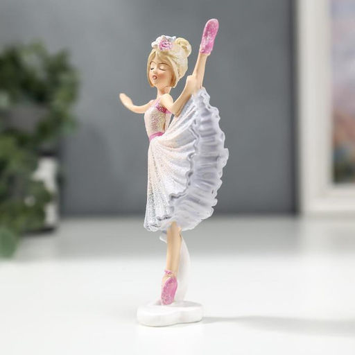 Фигурка полистоун «Девочка-балерина в бело-голубом платье и розовых пуантах», 13×3×8 см