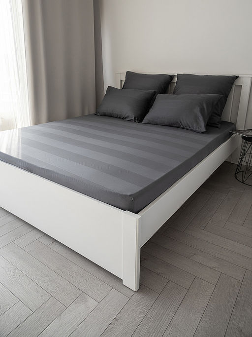 Проcтыня натяжная сатин-страйп 180x200+25 темно-серый сатин