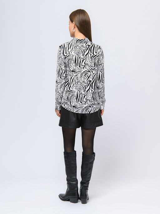 Блуза белого цвета с анималистичным принтом и отложным воротником - 1001dress фото 4