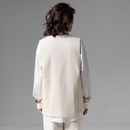 Жилет на подкладе с кружевом, Искусство переговоров (beige) - Charutti фото 5