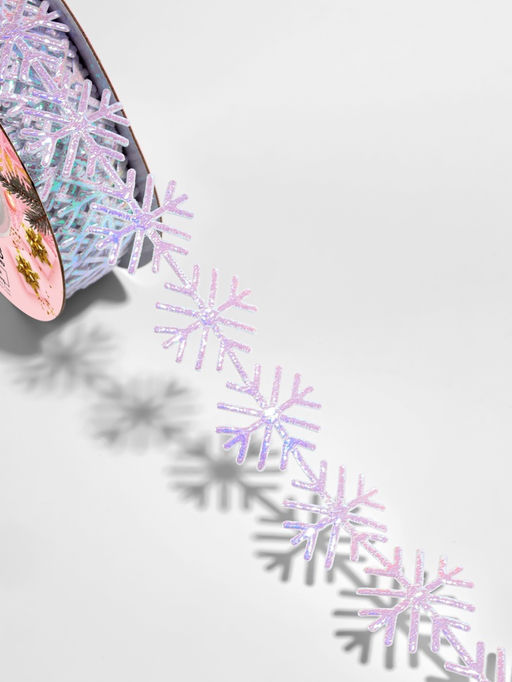 Лента декоративная, фигурная Сверкающие снежинки 22 мм, 9.1 м0.5 м, с голографией