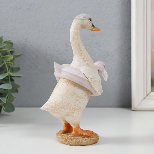 Фигурка полистоун «Гусь в надувном круге: фламинго», 10.5×7.5×16.5 см