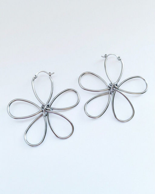 Стильные серьги