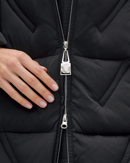 Куртка зимняя женская классическая с капюшоном черного цвета 7671Ch - Visdeer фото 9