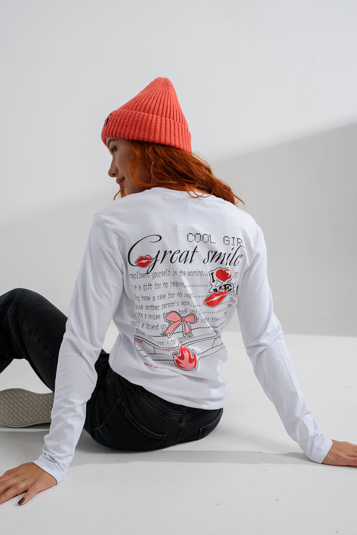 8513 Футболка с длинным рукавом женская