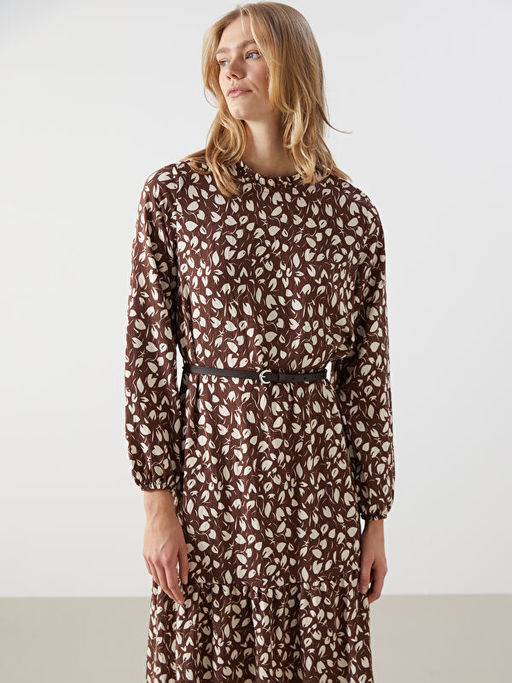 Dik Yaka Desenli Elbise