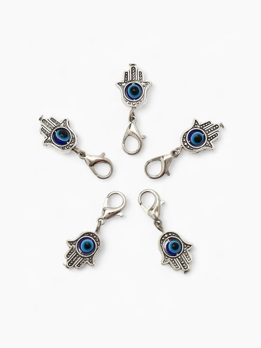 Цена за 5 шт. Шарм для браслета на карабине «Оберег рука Хамса», синий в серебре