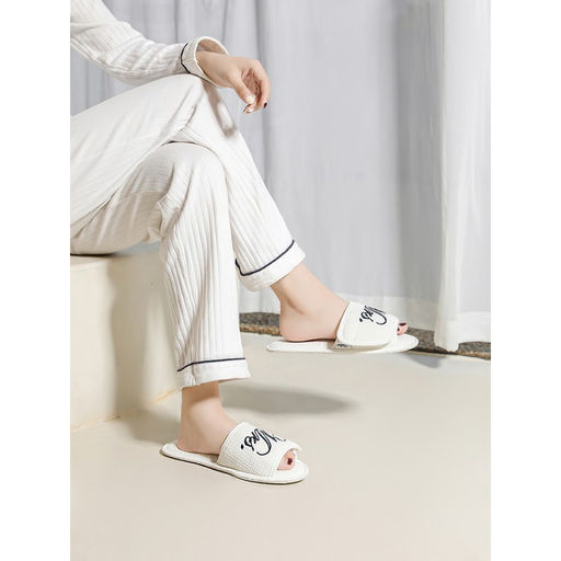 Тапочки Mrs. белые - Halluci фото 3